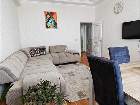 3 otaq · 85 m² · 17/20 mərtəbə, Qara Qarayev