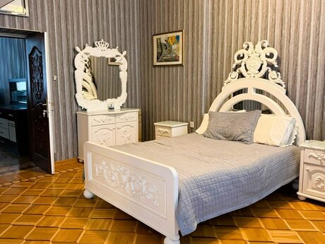 Sahildə 2 otaqlı köhnə tikili mənzil kirayə verilir, 80 m², 1 200 AZN/ay, şəkil 4 / 12