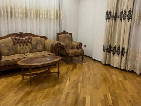 2 otaq · 100 m² · 8/18 mərtəbə, Memar Əcəmi