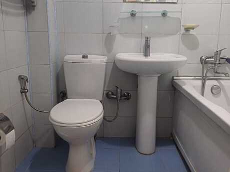 28 Mayda 2 otaqlı köhnə tikili mənzil kirayə verilir, 55 m², 850 AZN/ay, şəkil 5 / 5