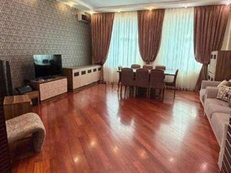 3 otaqlı mənzil, 135 m², Nizami, 435 000 AZN