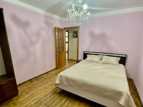 Продаётся 3-комнатная квартира в старом фонде, Nəriman Nərimanov, 75 м², 190 000 AZN, фото 2 / 11