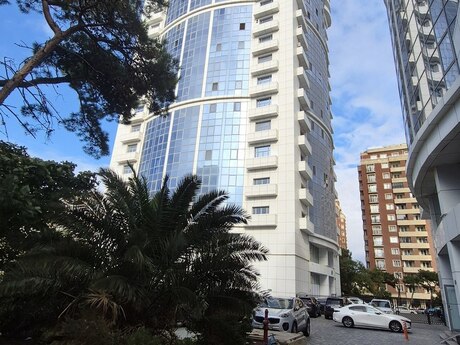 3 otaqlı mənzil, 174 m², Nizami, 609 000 AZN