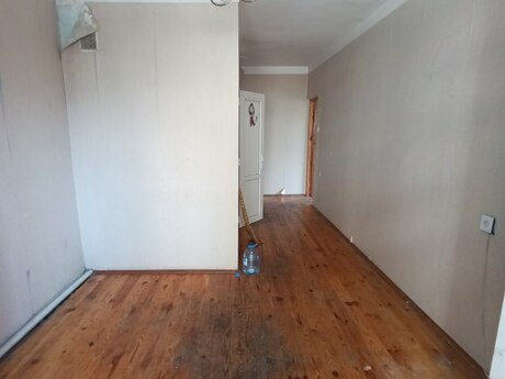 Azadlıq Prospektidə 1 otaqlı köhnə tikili mənzil satılır, 40 m², 147 000 AZN, şəkil 4 / 9