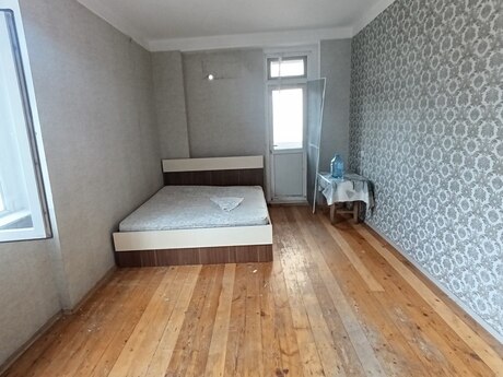 Azadlıq Prospektidə 1 otaqlı köhnə tikili mənzil satılır, 40 m², 147 000 AZN, şəkil 3 / 9