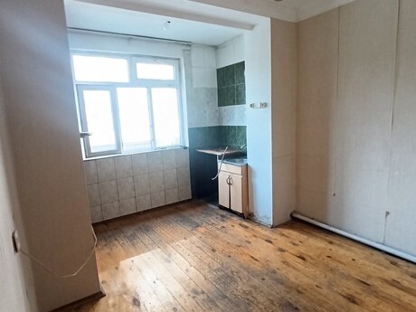 Azadlıq Prospektidə 1 otaqlı köhnə tikili mənzil satılır, 40 m², 147 000 AZN, şəkil 5 / 9