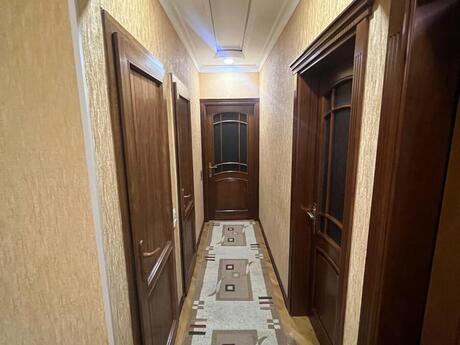 Bakıxanovda 4 otaqlı köhnə tikili mənzil satılır, 90 m², 245 000 AZN, şəkil 4 / 12