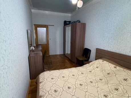 8 Noyabrda 2 otaqlı köhnə tikili mənzil satılır, 45 m², 147 000 AZN, şəkil 3 / 9