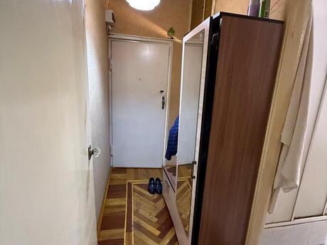 8 Noyabrda 2 otaqlı köhnə tikili mənzil satılır, 45 m², 147 000 AZN, şəkil 4 / 9