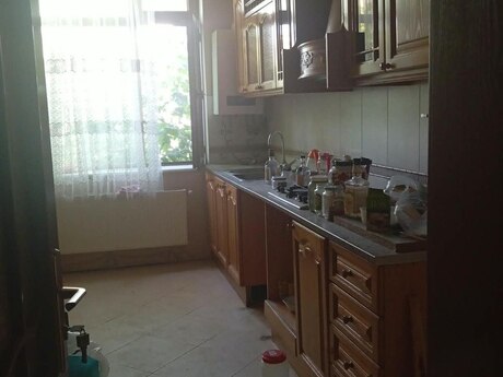 3 otaqlı mənzil, 120 m², Elmlər Akademiyası, 800 AZN