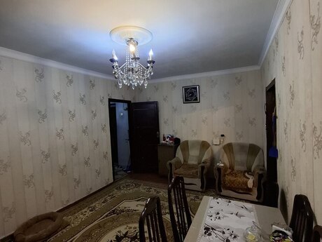 2 otaq · 52 m² · 5/5 mərtəbə, İnşaatçılar