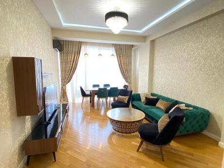 3 otaqlı mənzil, 120 m², Elmlər Akademiyası, 1 300 AZN