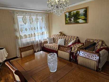İnşaatçılarda 2 otaqlı köhnə tikili mənzil satılır, 65 m², 220 000 AZN, şəkil 2 / 12