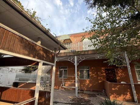 Şüvəlanda 8 otaqlı həyət evi satılır, 250 m², 380 000 AZN, şəkil 2 / 12