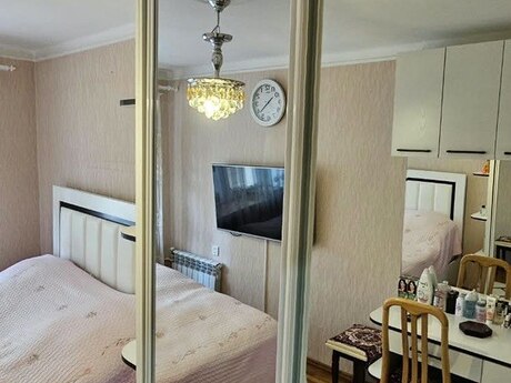 İnşaatçılarda 2 otaqlı köhnə tikili mənzil satılır, 65 m², 220 000 AZN, şəkil 3 / 12