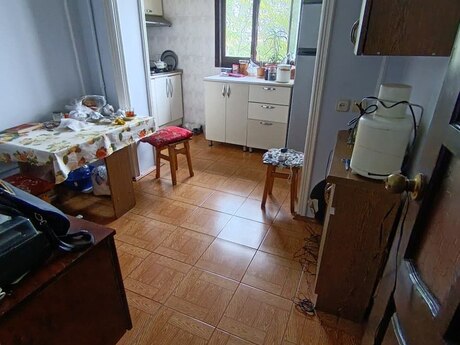 28 Mayda 2 otaqlı köhnə tikili mənzil satılır, 50 m², 180 000 AZN, şəkil 5 / 11
