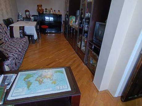 28 Mayda 2 otaqlı köhnə tikili mənzil satılır, 50 m², 180 000 AZN, şəkil 2 / 11