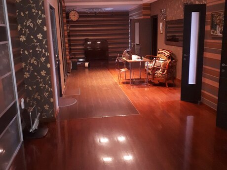 8 otaqlı mənzil, 400 m², 28 May, 3 400 AZN