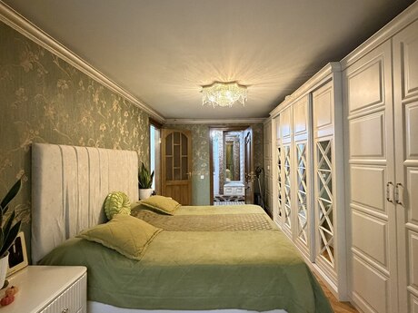İnşaatçılarda 4 otaqlı köhnə tikili mənzil satılır, 135 m², 295 000 AZN, şəkil 5 / 10