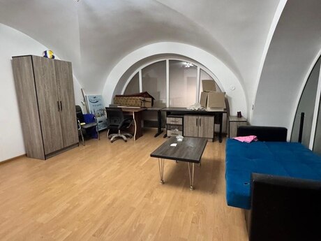 İçəri Şəhərdə 2 otaqlı köhnə tikili mənzil kirayə verilir, 40 m², 550 AZN/ay, şəkil 2 / 4