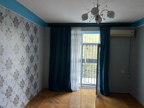 28 Mayda 2 otaqlı köhnə tikili mənzil kirayə verilir, 60 m², 700 AZN/ay, şəkil 3 / 9