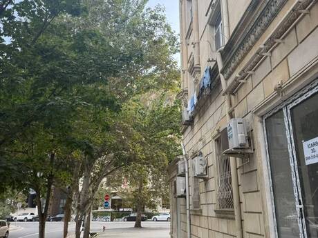 Elmlər Akademiyasında 1 otaqlı köhnə tikili mənzil satılır, 47,6 m², 167 000 AZN, şəkil 2 / 12