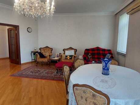İçəri Şəhərdə 4 otaqlı köhnə tikili mənzil satılır, 102 m², 450 000 AZN, şəkil 3 / 12