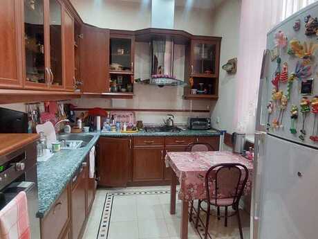 İçəri Şəhərdə 4 otaqlı köhnə tikili mənzil satılır, 102 m², 450 000 AZN, şəkil 5 / 12