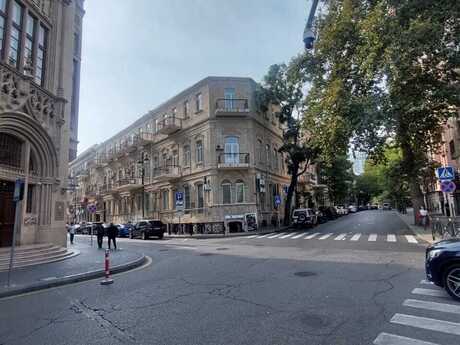 4 otaqlı mənzil, 102 m², İçəri Şəhər, 450 000 AZN