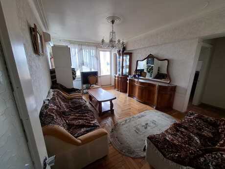 Nəsimidə 4 otaqlı köhnə tikili mənzil satılır, 110 m², 270 000 AZN, şəkil 2 / 12