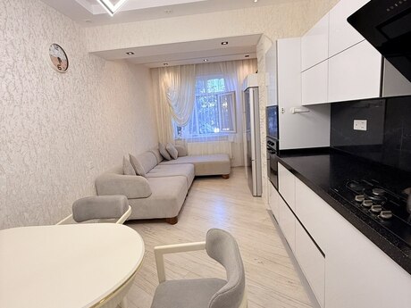 7 otaqlı ev, 400 m², Abşeron, 285 000 AZN