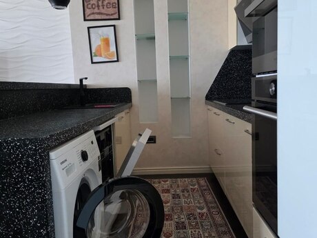 3-room new-build apartment for rent in Ağ şəhər, 140 m², 2 100 AZN/mo, photo 4 / 12