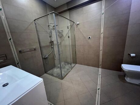 28 Mayda 3 otaqlı yeni tikili mənzil kirayə verilir, 145 m², 1 500 AZN/ay, şəkil 4 / 4