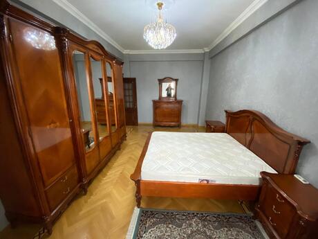 İnşaatçılarda 3 otaqlı yeni tikili mənzil kirayə verilir, 130 m², 800 AZN/ay, şəkil 5 / 12