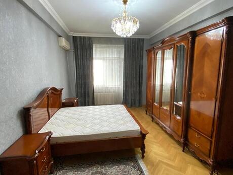 İnşaatçılarda 3 otaqlı yeni tikili mənzil kirayə verilir, 130 m², 800 AZN/ay, şəkil 4 / 12