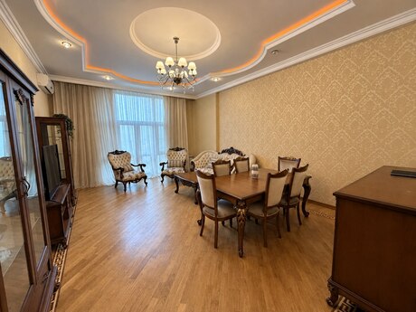 3 otaqlı mənzil, 133 m², Gənclik, 420 000 AZN