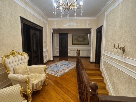Badamdarda 8 otaqlı həyət evi satılır, 300 m², 732 000 AZN, şəkil 3 / 12