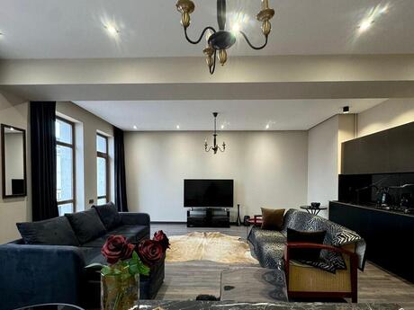 2 otaqlı mənzil, 100 m², Nizami, 1 800 AZN