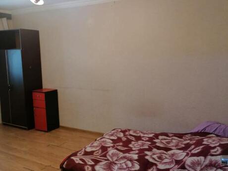 Qara Qarayevdə 2 otaqlı köhnə tikili mənzil kirayə verilir, 60 m², 600 AZN/ay, şəkil 2 / 12
