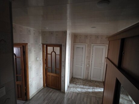 Qara Qarayevdə 3 otaqlı köhnə tikili mənzil satılır, 80 m², 220 000 AZN, şəkil 4 / 10