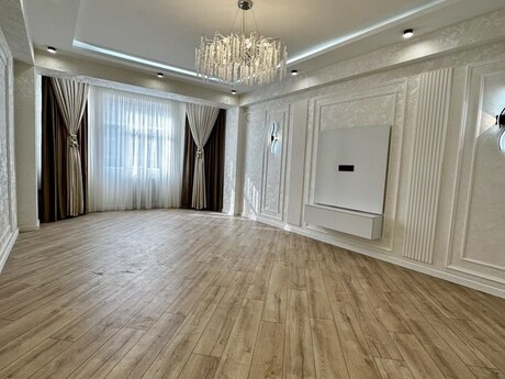 3 otaqlı mənzil, 110 m², İnşaatçılar, 279 000 AZN
