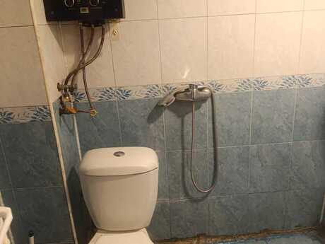 Продаётся 1-комнатная квартира в старом фонде, Qara Qarayev, 36 м², 122 000 AZN, фото 4 / 5