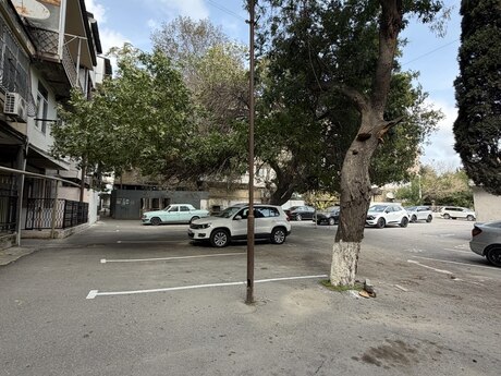 Nəriman Nərimanovda 4 otaqlı köhnə tikili mənzil satılır, 78 m², 248 000 AZN, şəkil 2 / 12