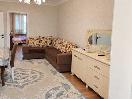 Neftçilərdə 3 otaqlı köhnə tikili mənzil satılır, 70 m², 183 000 AZN, şəkil 2 / 9