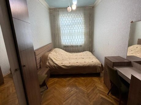 8 Noyabrda 2 otaqlı köhnə tikili mənzil satılır, 50 m², 145 000 AZN, şəkil 4 / 9