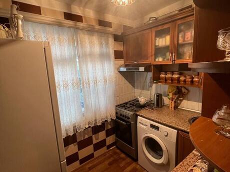 İnşaatçılarda 1 otaqlı köhnə tikili mənzil satılır, 35 m², 125 000 AZN, şəkil 3 / 6