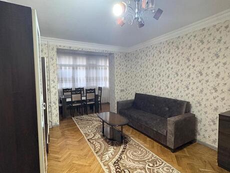 Gənclikdə 3 otaqlı köhnə tikili mənzil kirayə verilir, 80 m², 950 AZN/ay, şəkil 2 / 8