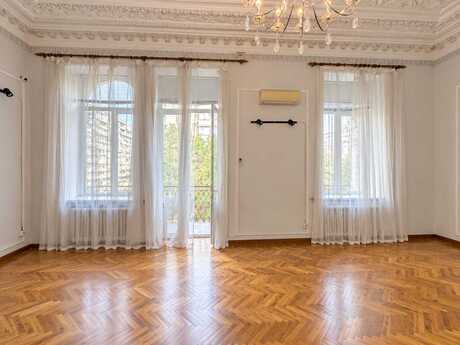 6-room old-build apartment for sale in Sahil, 250 m², 910 000 AZN, photo 3 / 12