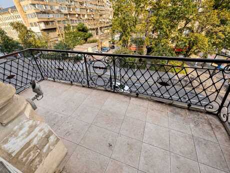 6-room old-build apartment for sale in Sahil, 250 m², 910 000 AZN, photo 4 / 12