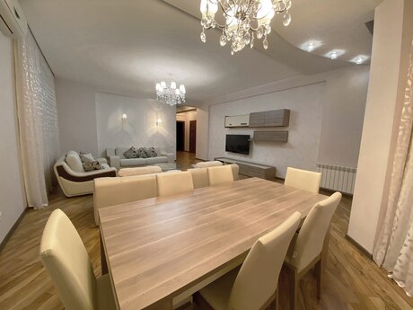 Объявление №6565510 - Баку, м. Иншаатчылар, 4-комн., 180 м², 10/18 этаж